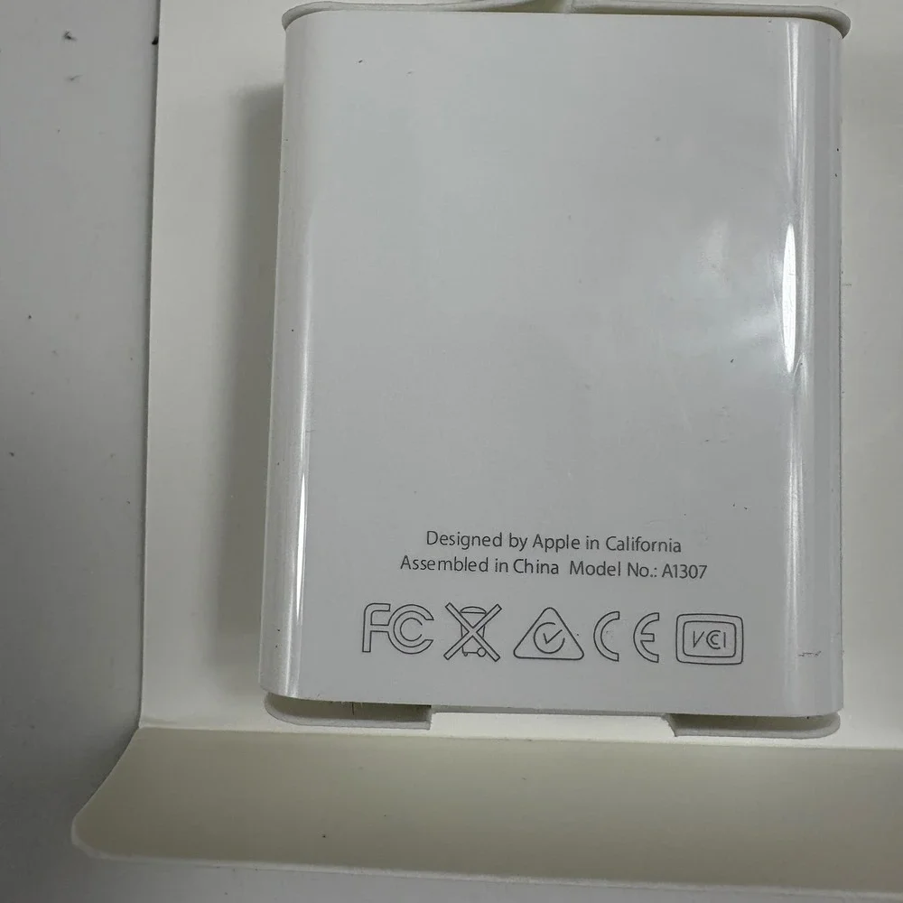 Apple Mini DisplayPort to‎ VGA Adapter A1307 MacBook Converter